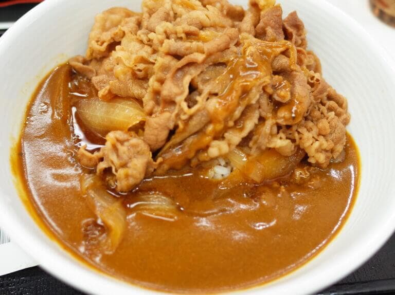カリガリ肉だく牛カレー|吉野家(神保町)