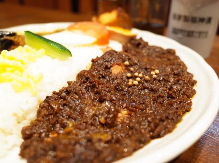 【閉店】ディープオニオン&ホールスパイスカレー|立ち食いカレーゴッホ(新橋)