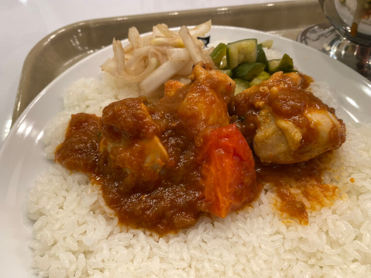 トマトとニンニクのカレー|カレーの店ボンベイ神田店(小川町)