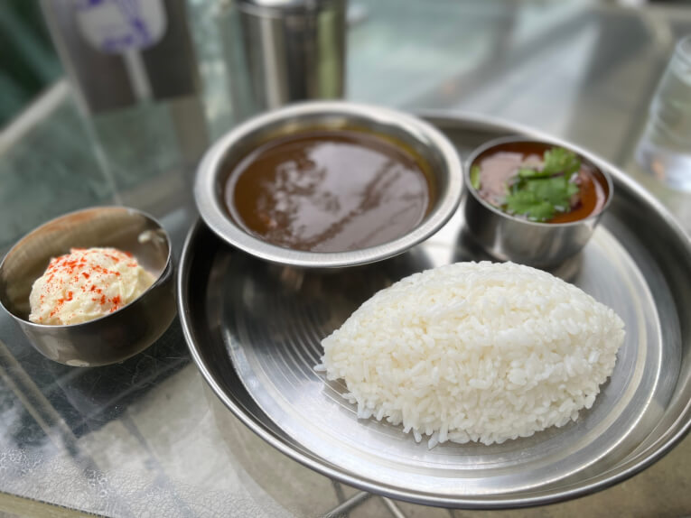 カシミールとポークビンダルー|Curryhouse 咖喱座(駒沢大学)