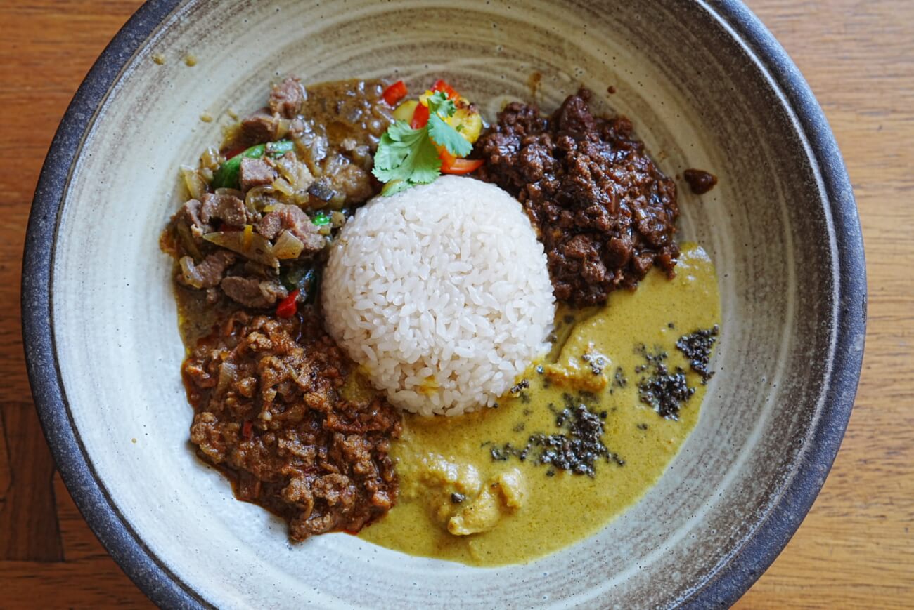 4種セットカレー|レカマヤジフ(祐天寺)