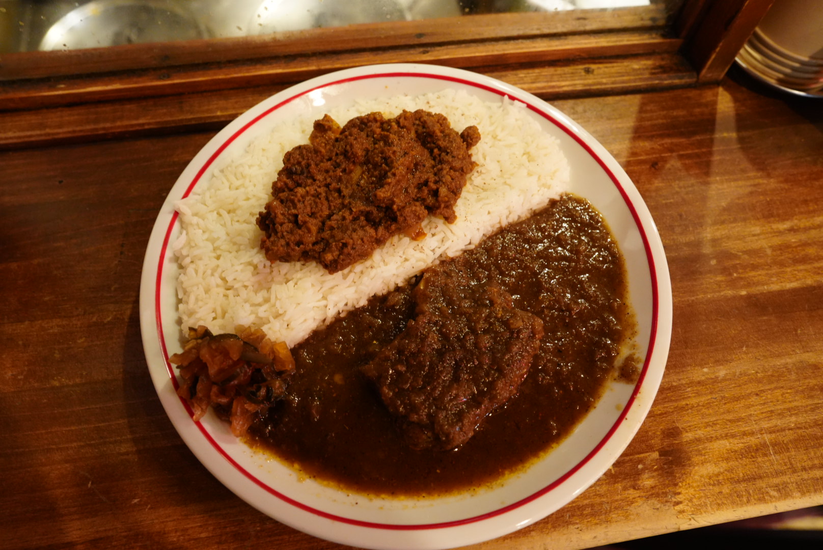 ポークビンダルーと牛キーマ|カリーショップくじら(高円寺)
