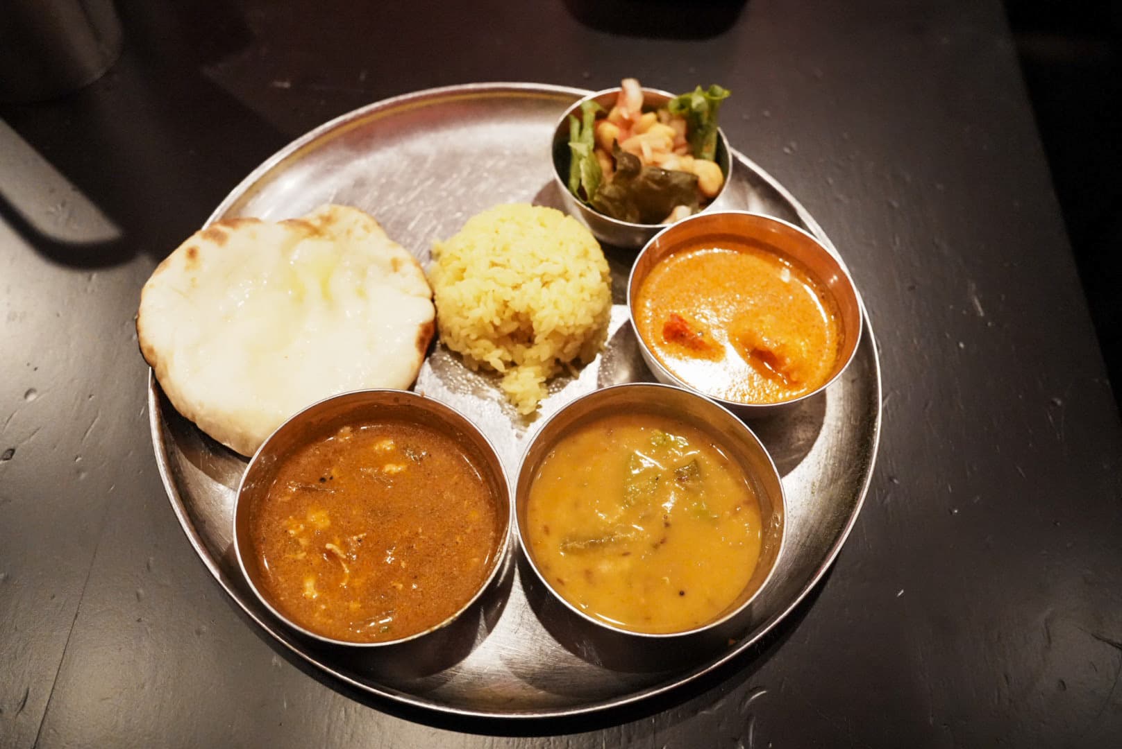 3種のカレー|Indian Street Food & Bar GOND(御茶ノ水)