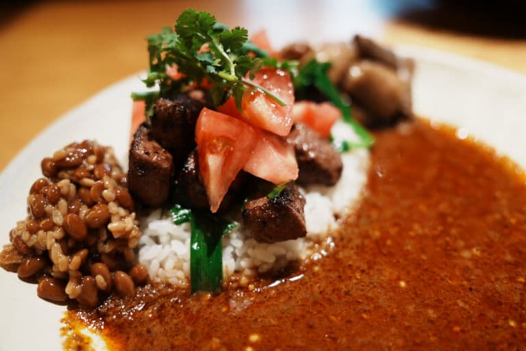 婁熊東京(ルクマトウキョウ)ホルモンカレー