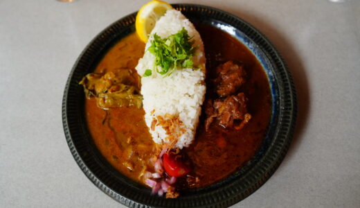 トマトチキンカレーと牡蠣ココナッツミルク｜お酒とスパイスカンテラ（幡ヶ谷）