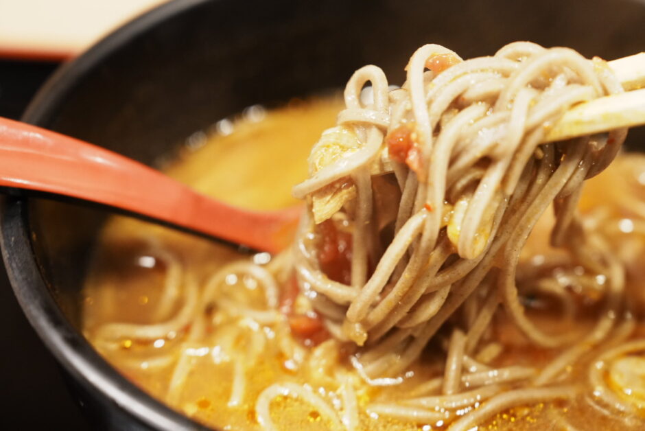 よもだカレーそば｜よもだそば（有楽町）