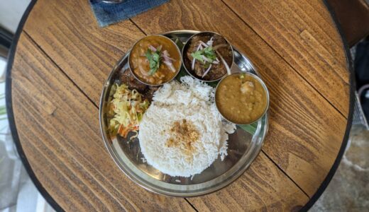 お肉カレー２種＋野菜カレー│楽園(経堂)